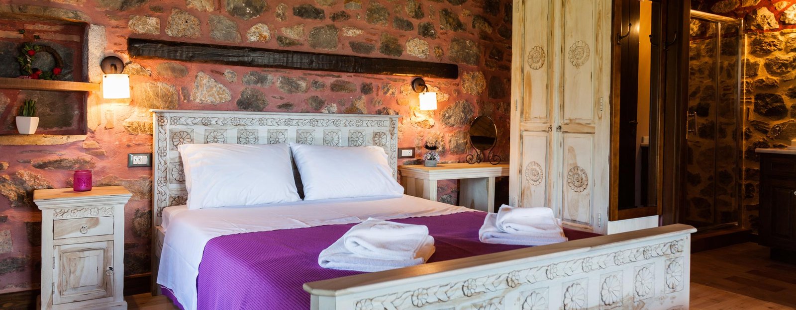 room-header