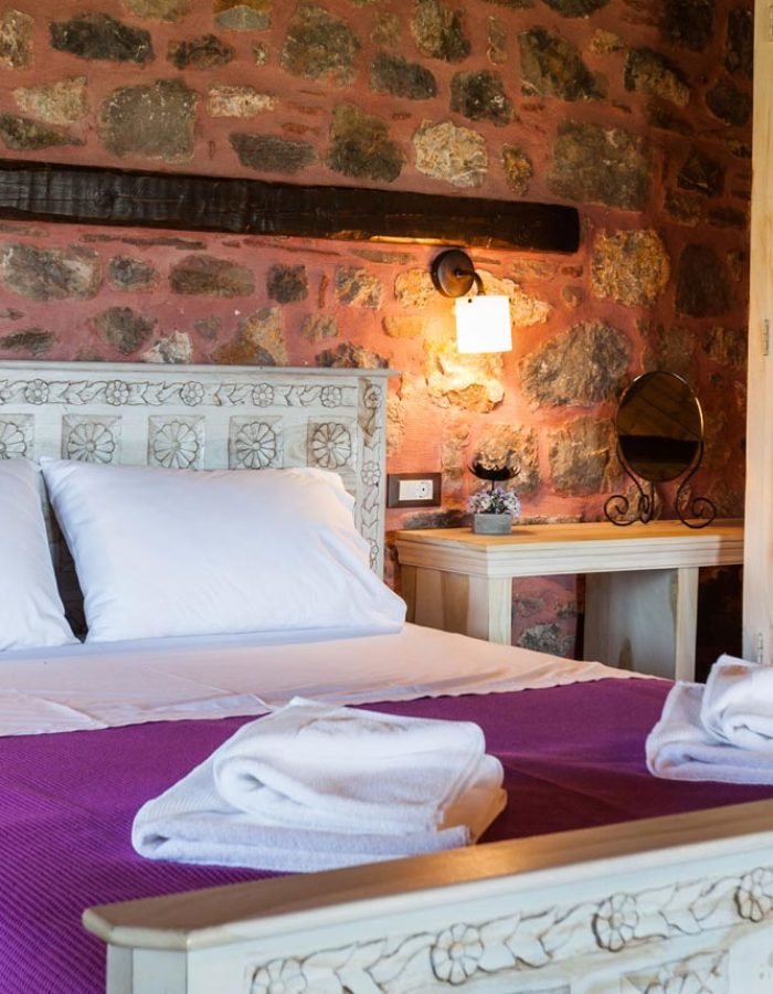 room-header